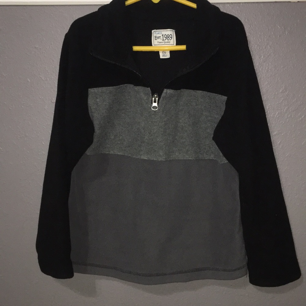 Est. 1989 Pullover half zipped up